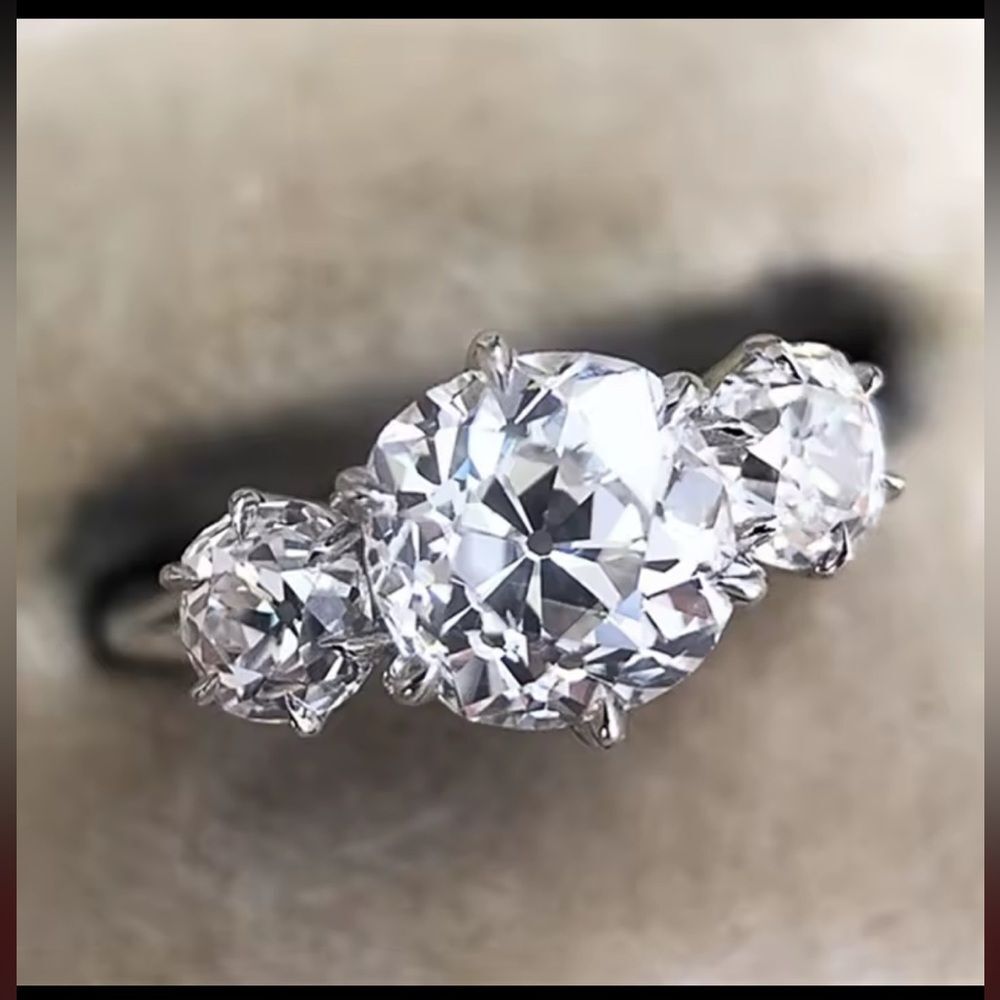 Elegant Cubic Zirconia Silver Fashion Engagement Ring Size 7